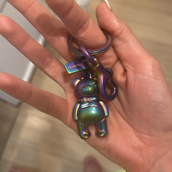 RARE coach hologram oilslick teddy bear key chain - Picture 5 of 10